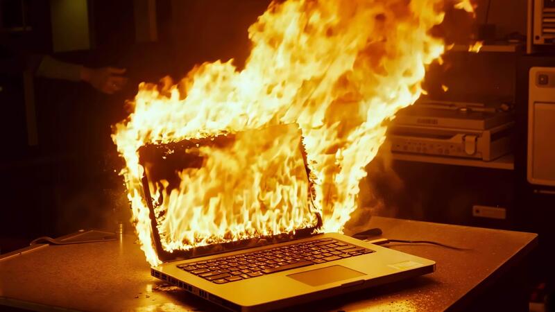pocitac on fire